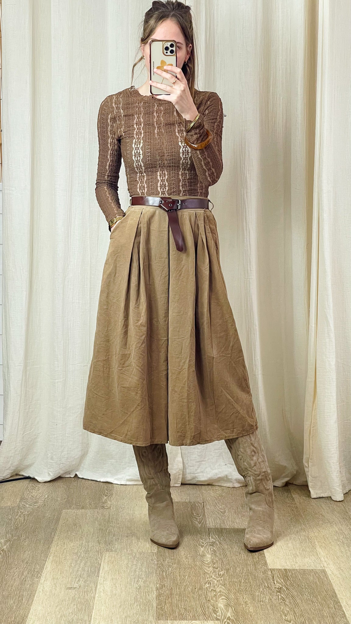 Jupe Zinnia – Jupe midi plissée en velours côtelé