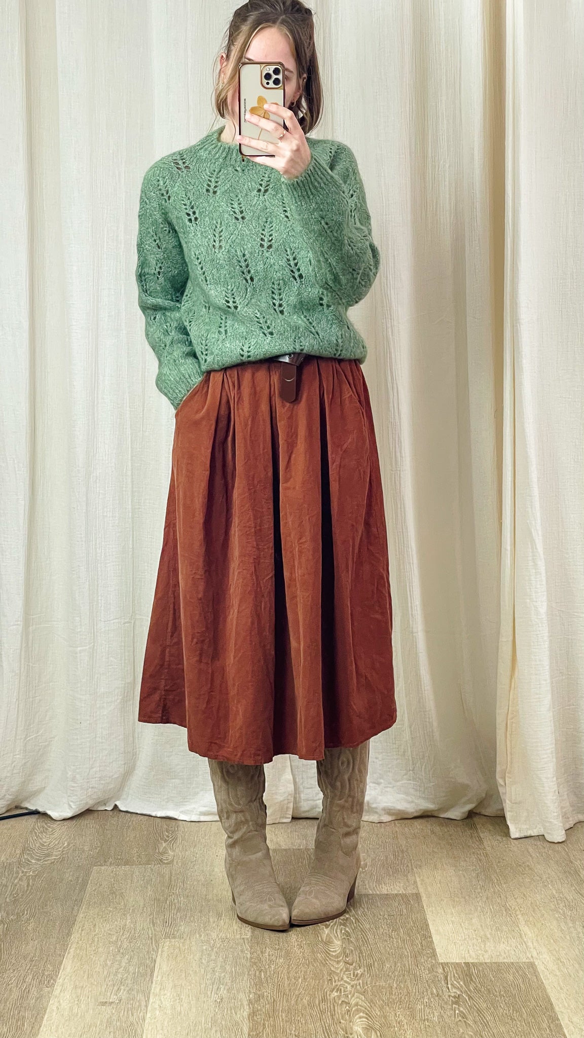 Jupe Zinnia – Jupe midi plissée en velours côtelé