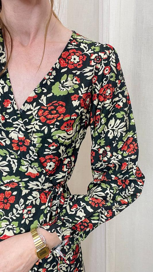 Robe Éléonore – Robe portefeuille à fleurs