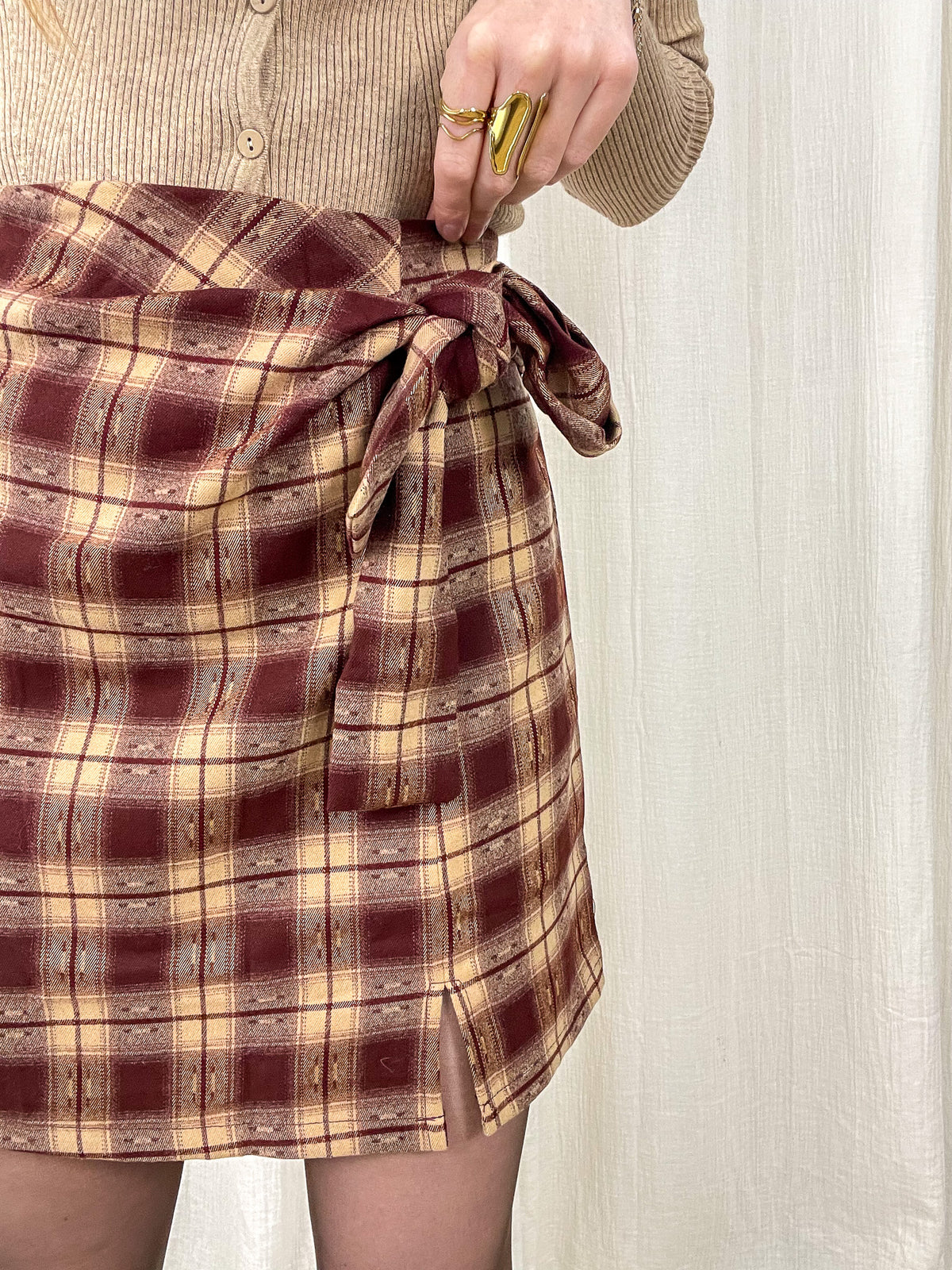 Jupe portefeuille à carreaux bordeaux et beige avec noeud à la taille style vintage femme