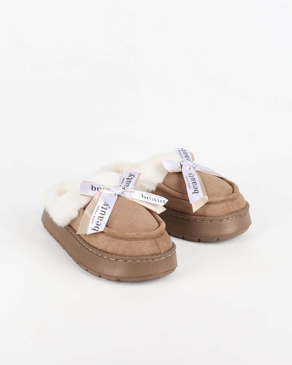 Chaussons mules femme – effet daim et ruban “Beauty”