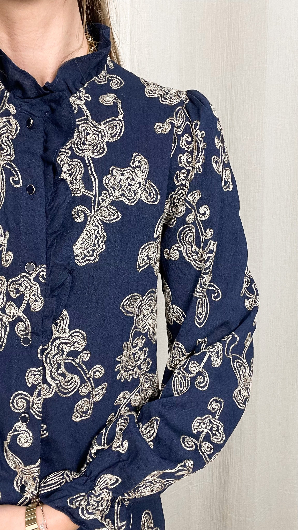 Blouse Lina - Blouse avec broderie et froufrou