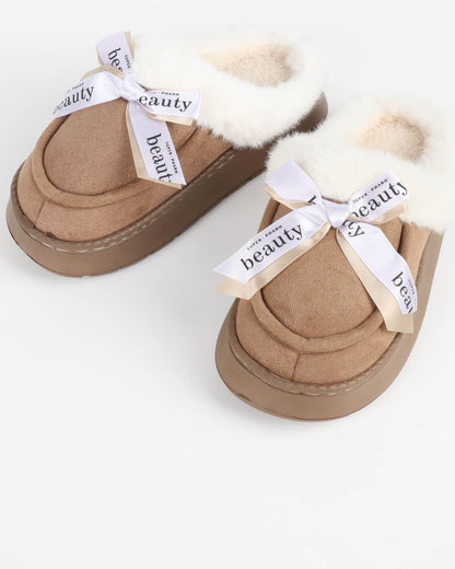 Chaussons mules femme – effet daim et ruban “Beauty”
