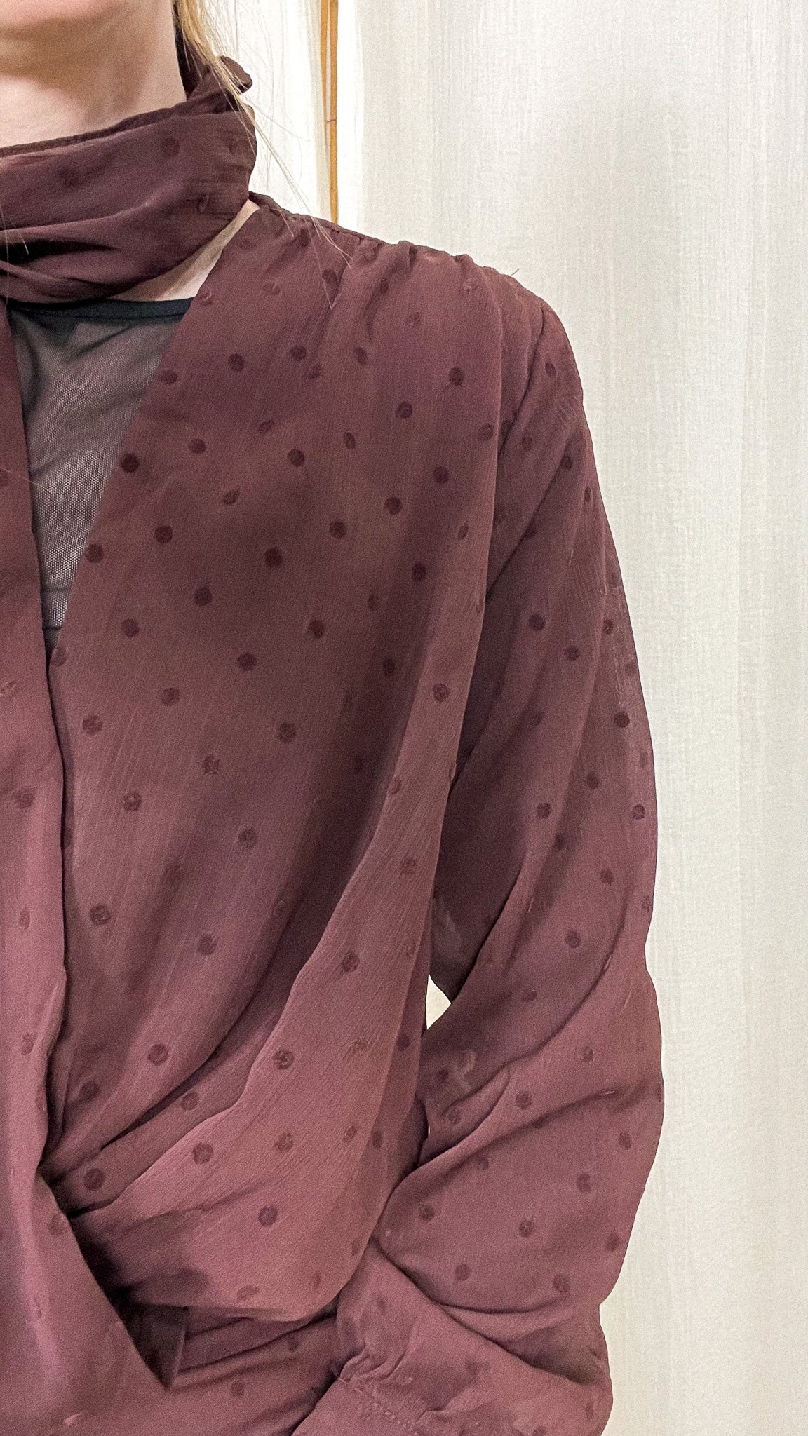 Robe Dot – Robe foulard drapée à pois