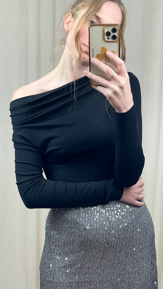 Top Abelle – Top noir épaules dénudées