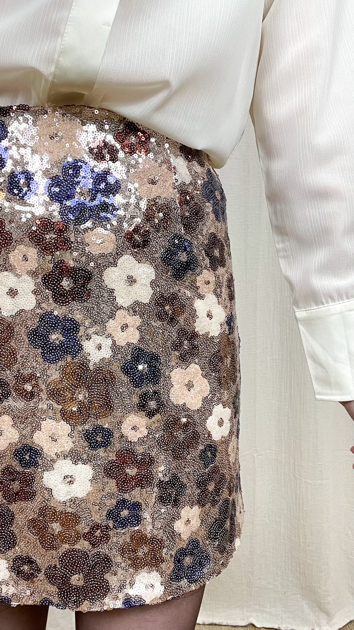 Jupe Rose – Jupe courte à sequins fleuris