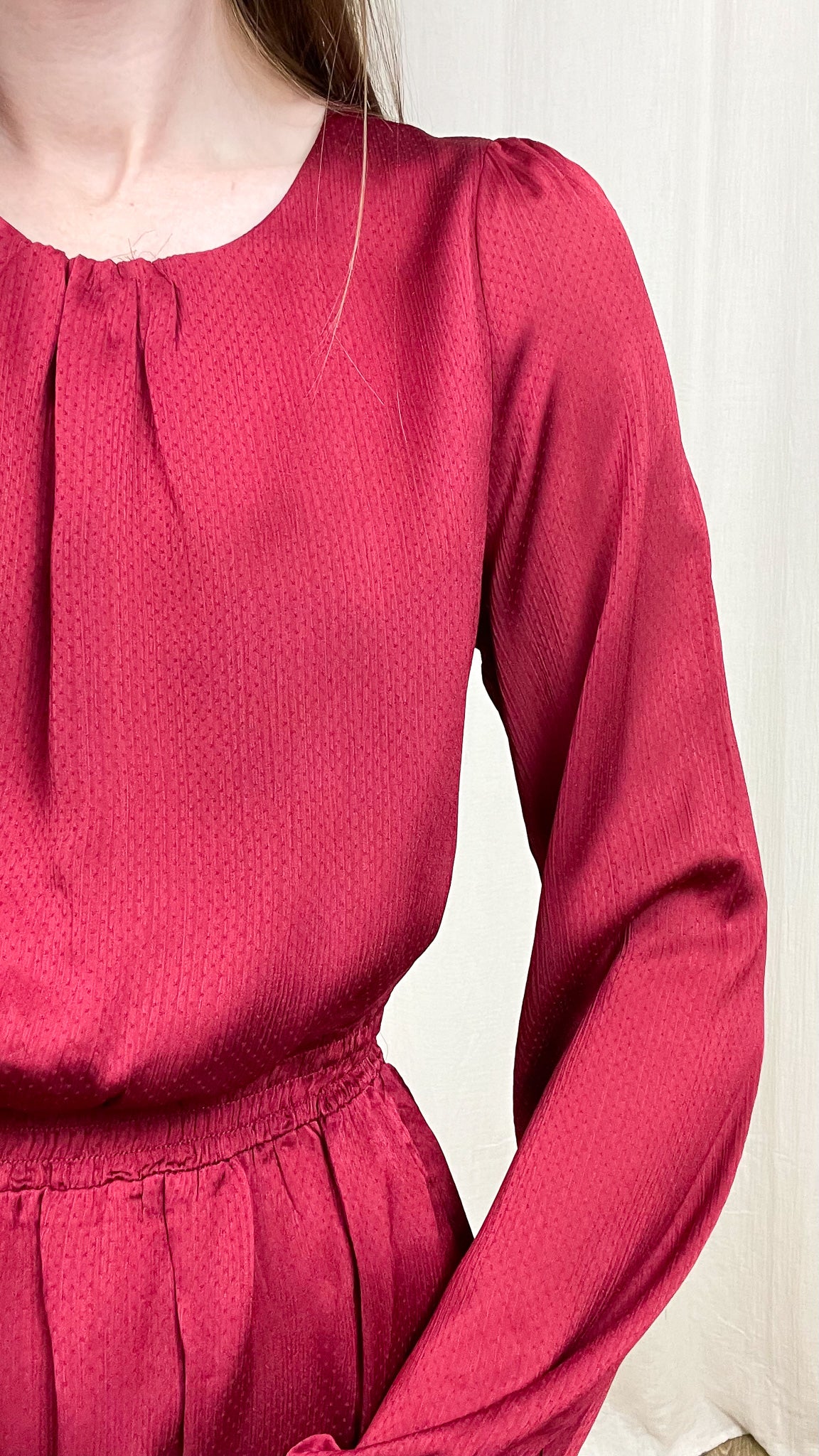 Robe Lina – Robe courte fluide à taille smockée