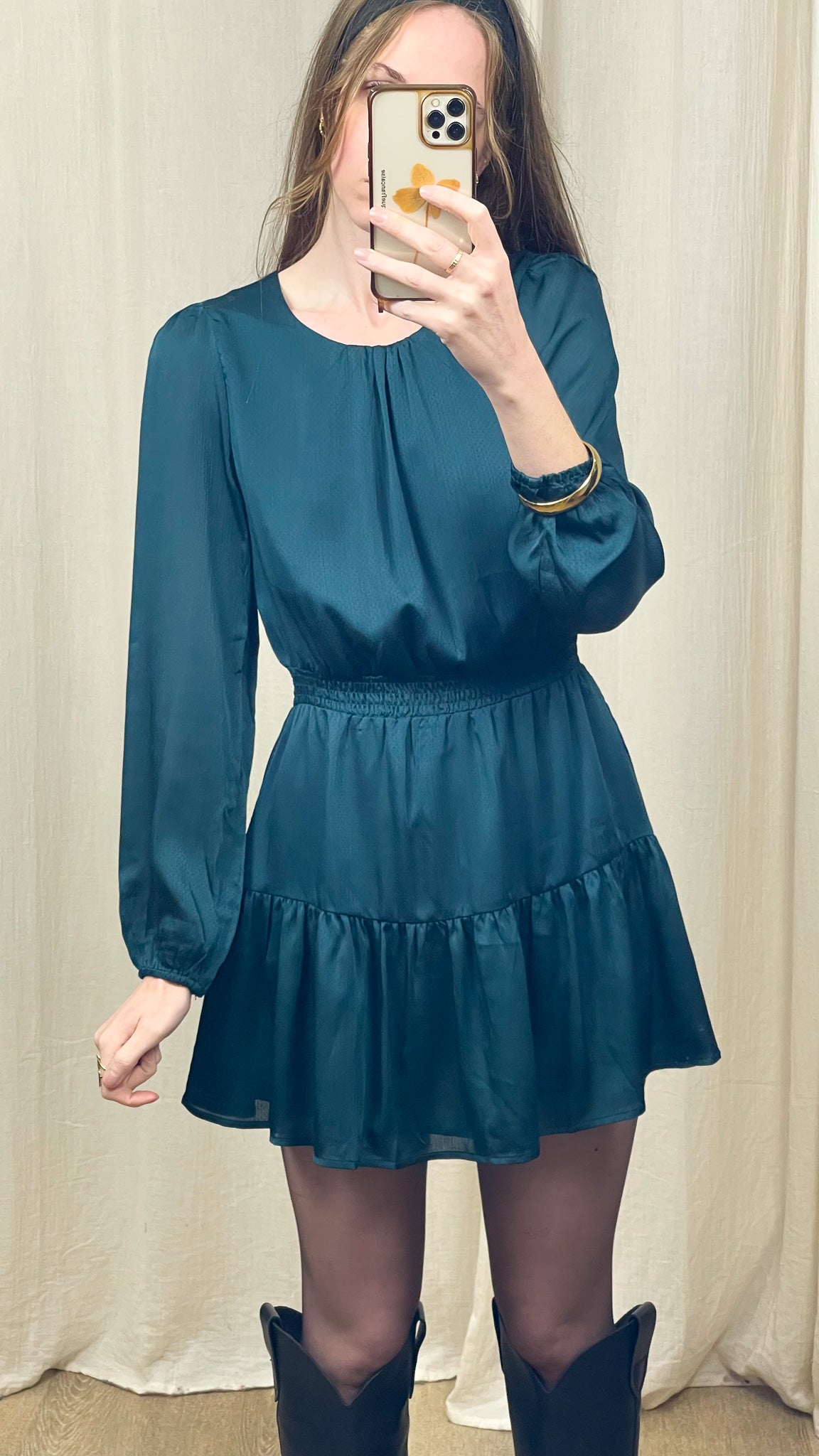 Robe Lina – Robe courte fluide à taille smockée