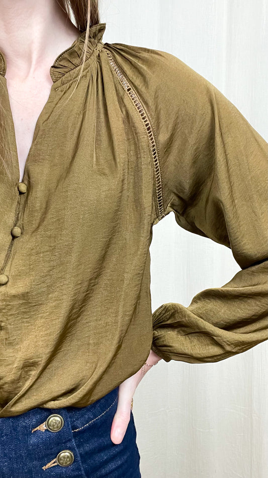 Blouse Aëla – Blouse fluide avec détails ajourés
