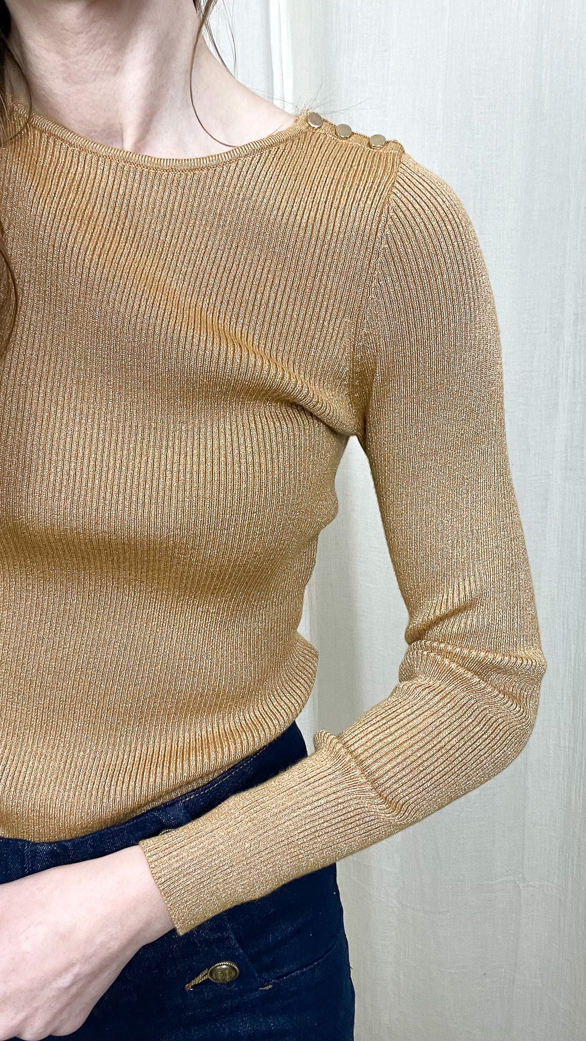 Pull Cypriane – Pull fin pailleté à boutons épaule