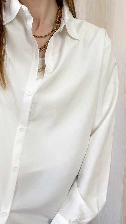 Chemise Basique Blanche – Chemise fluide intemporelle