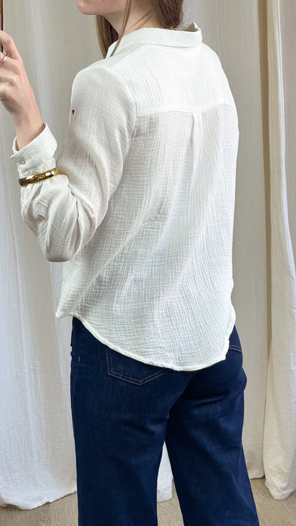 Chemise Garance - Chemise en gaze de coton avec coeurs rouges brodés