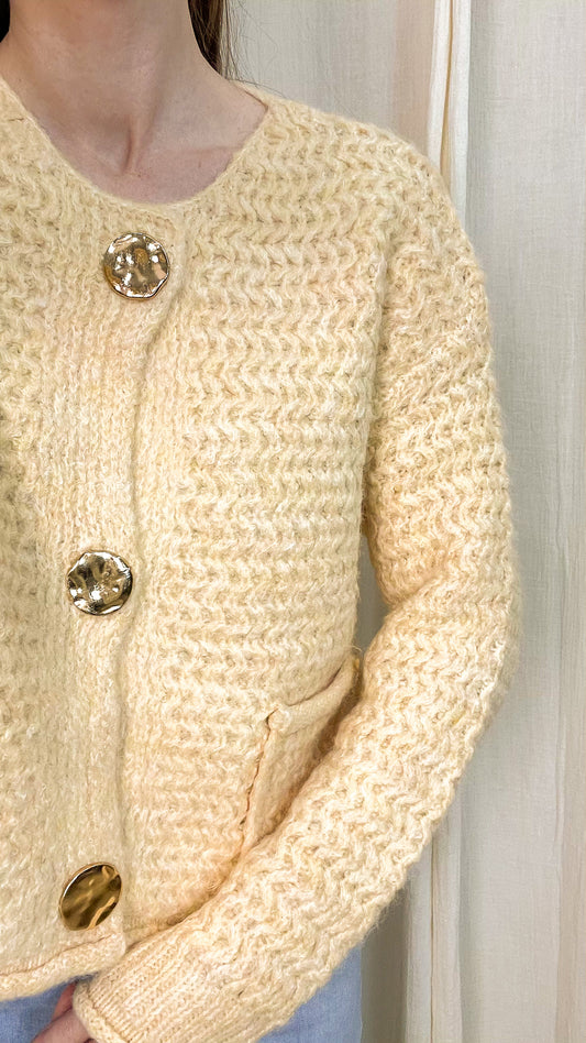 Gilet Soleil – Gilet en maille texturée à boutons dorés