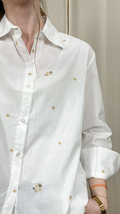 Chemise Fleurette - Chemise banche avec fleurs bordées