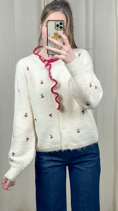 Gilet Cerise – Gilet brodé à volants