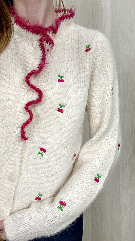 Gilet Cerise – Gilet brodé à volants