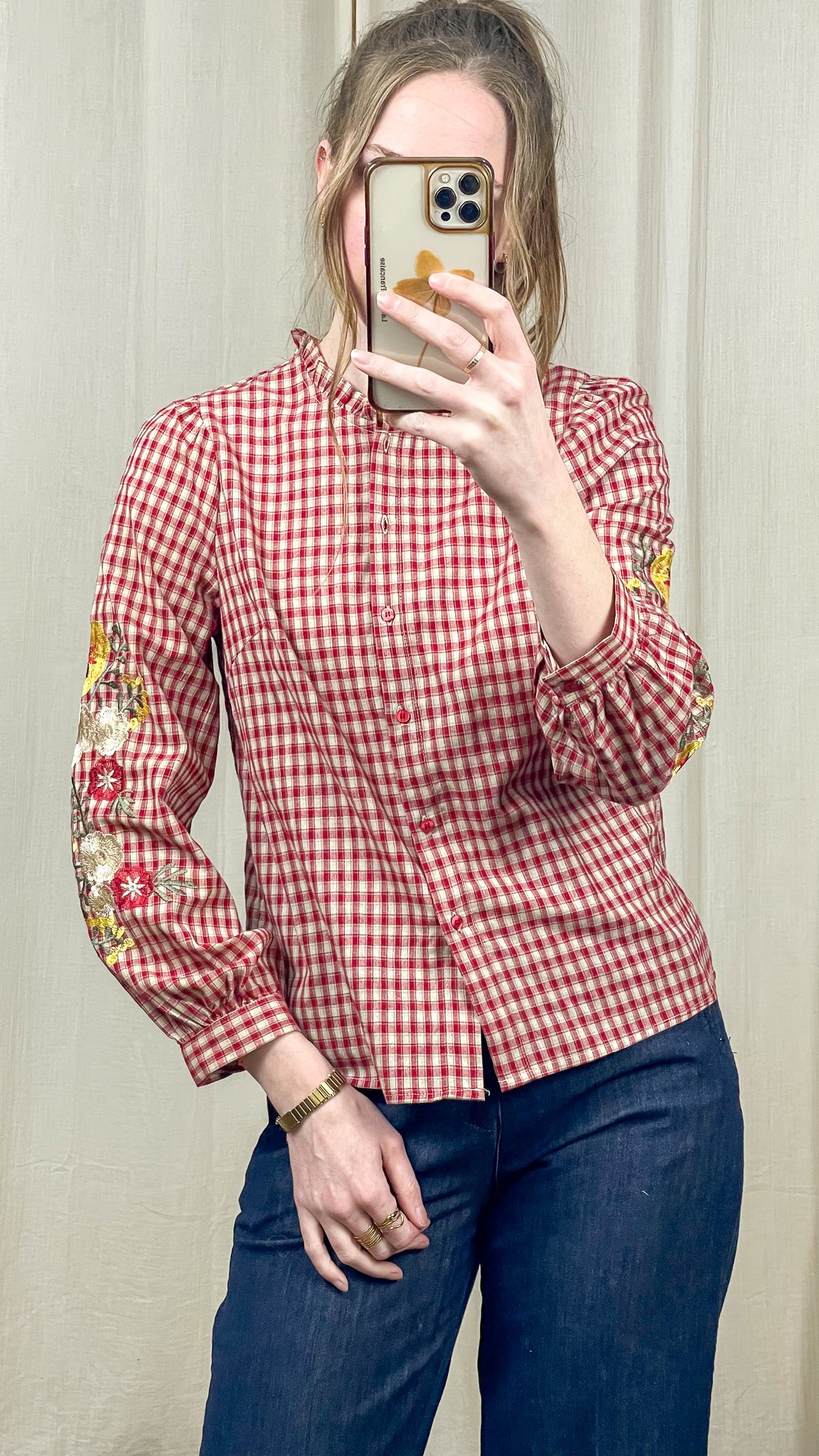 Blouse Capucine – Blouse à carreaux avec fleurs brodées