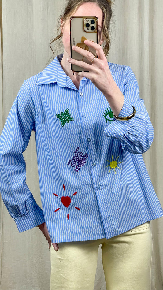 Chemise Stella – Chemise rayée brodée à motifs