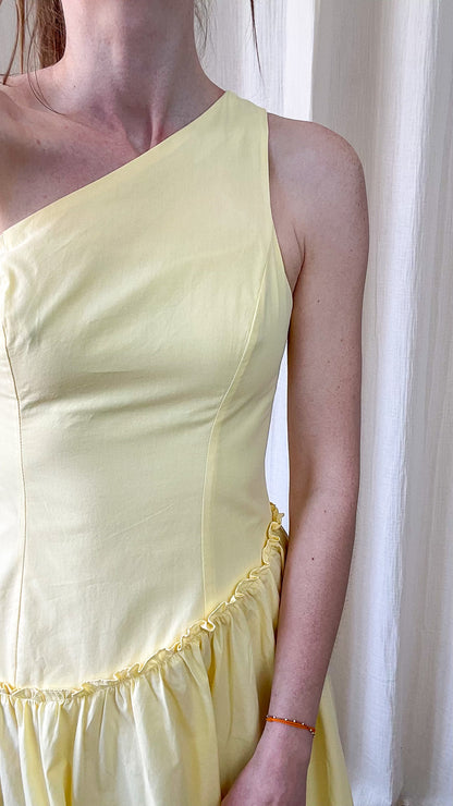 Robe Emma – Robe longue jaune asymétrique élégante