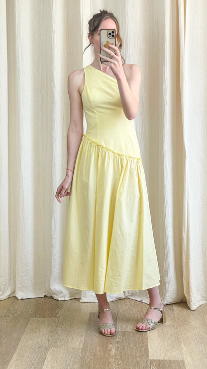 Robe Emma – Robe longue jaune asymétrique élégante