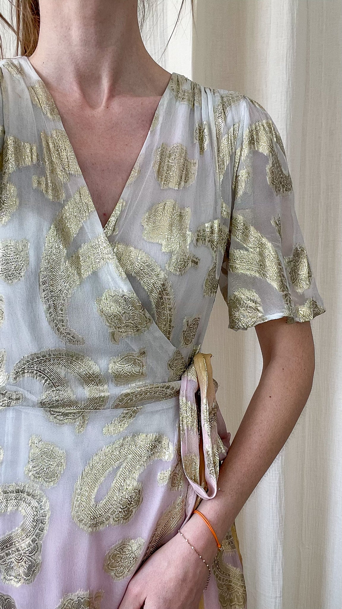 Robe Esmeralda – Robe longue portefeuille dégradé avec motifs dorés