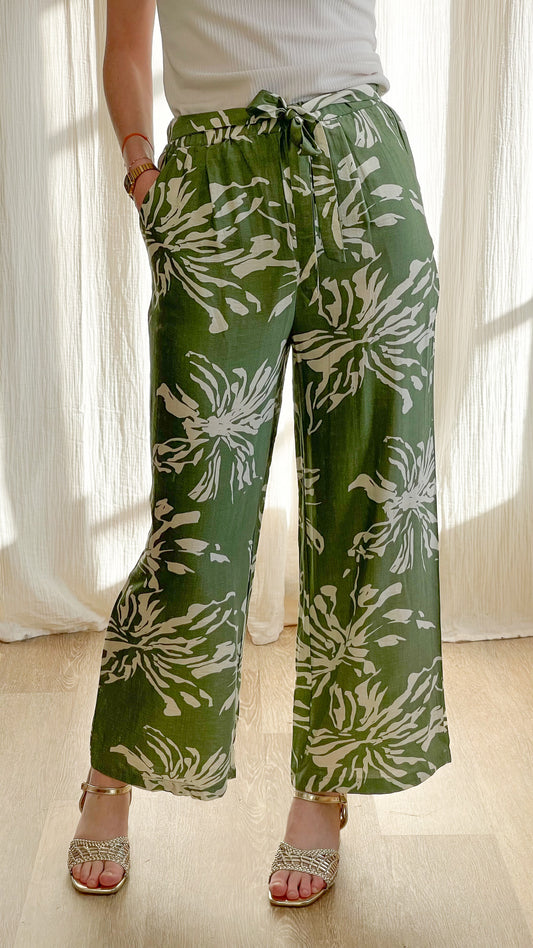 Pantalon Ina – Pantalon fluide vert imprimé feuillage
