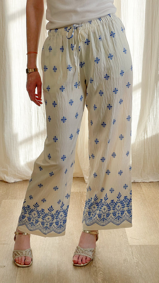 Pantalon Louise – Pantalon fluide imprimé bleu et écru