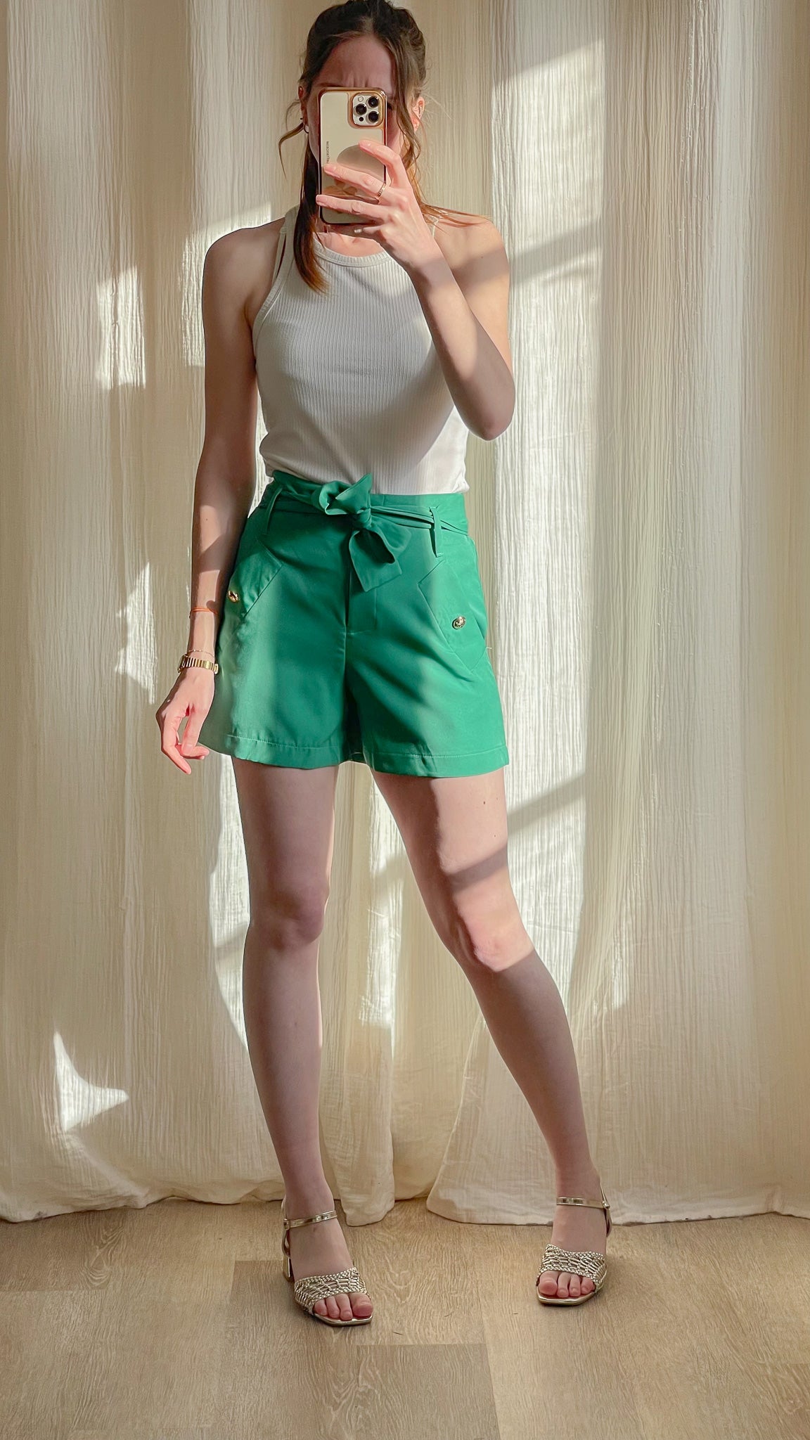 Short Xena – Short taille haute vert ceinturé