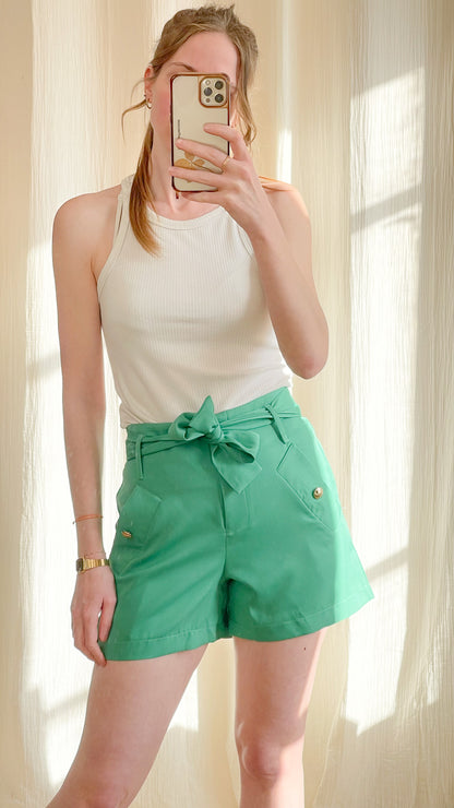 Short Xena – Short taille haute vert ceinturé