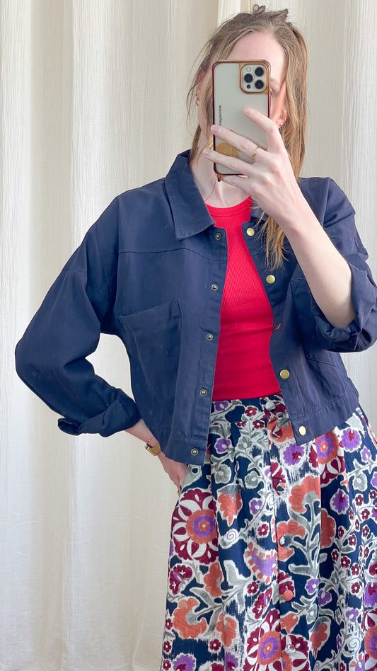 Veste Lexi – Veste courte femme casual chic à boutons dorés