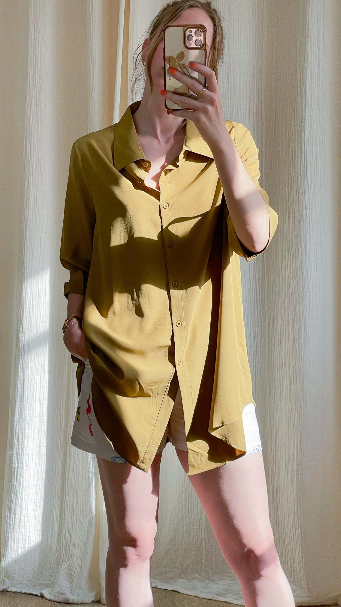 Chemise Aya oversize jaune moutarde manches courtes femme, blouse fluide décontractée style casual chic