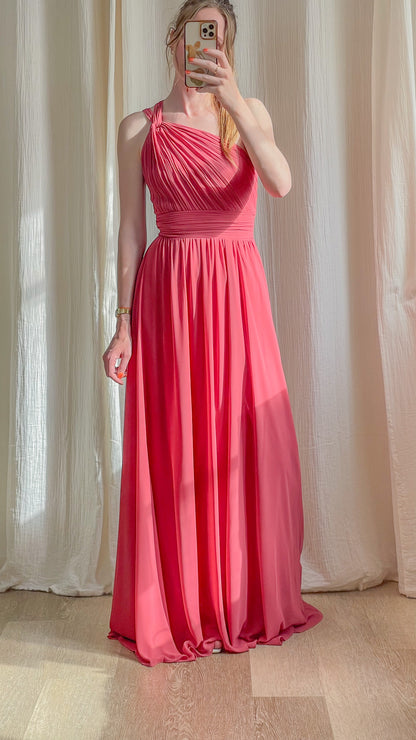 Robe longue corail asymétrique une épaule en mousseline plissée pour mariage invitée femme