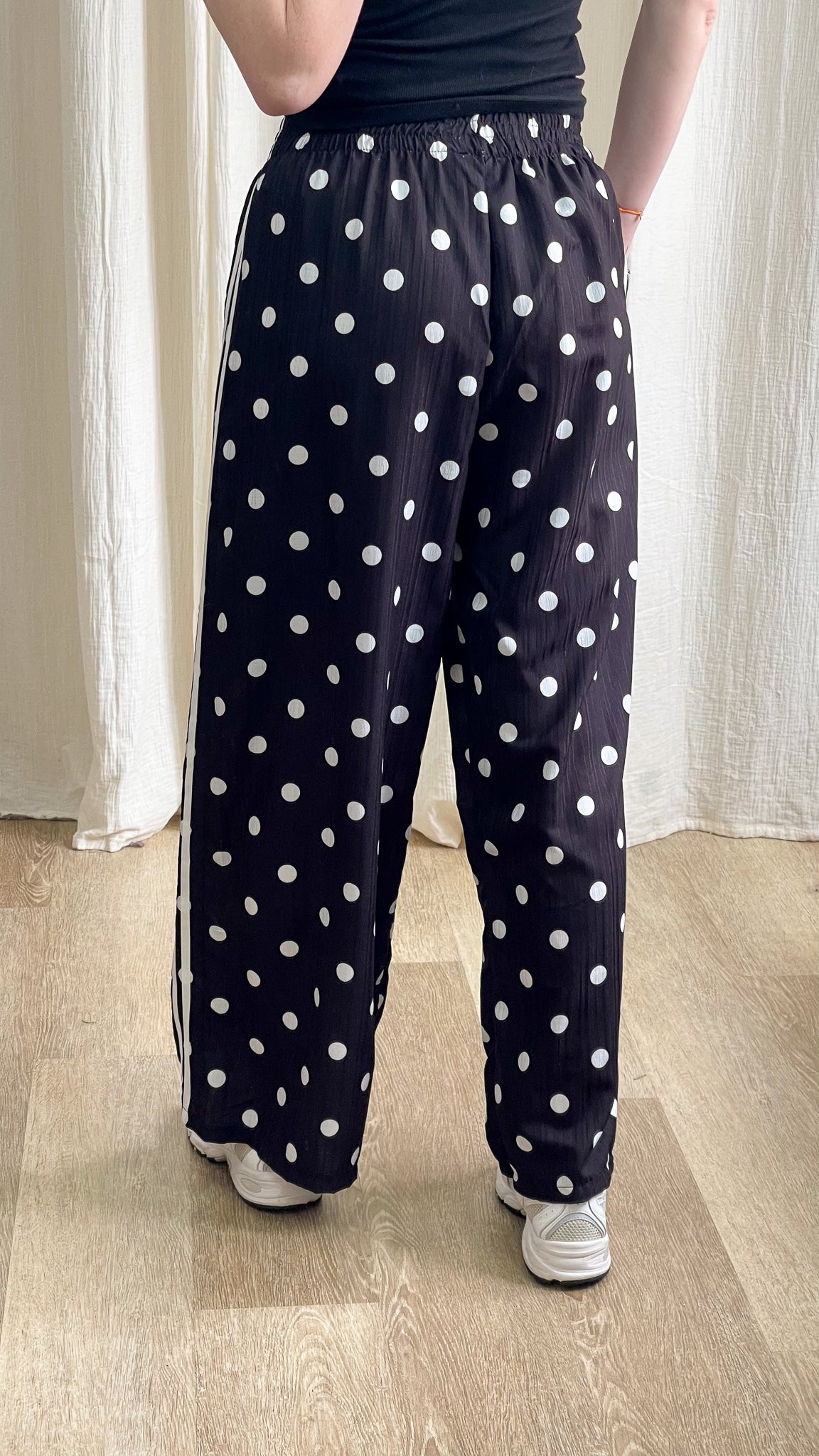 Pantalon large fluide noir à pois blancs taille élastique femme style décontracté confortable
