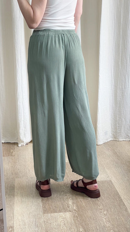 Pantalon large fluide vert sauge taille élastique femme style bohème décontracté Alice