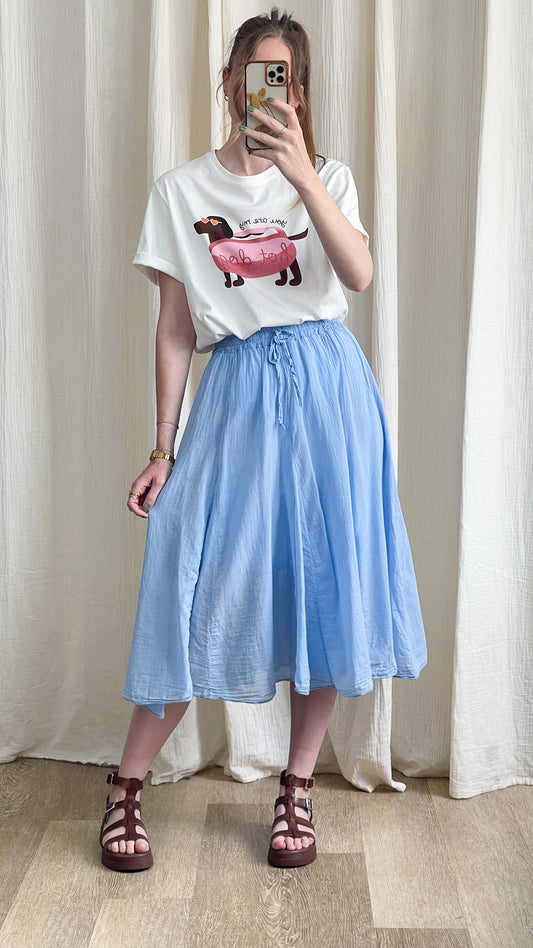 Jupe midi fluide bleu ciel taille élastique avec lien à nouer style bohème décontracté femme été