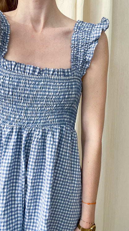 Robe Elisabeth vichy bleu et blanc à smocks et bretelles volantées style cottage femme été