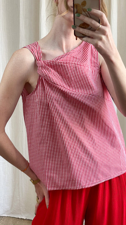 Top Clarisse femme à bretelles larges motif vichy rouge et blanc coupe ample style été décontracté