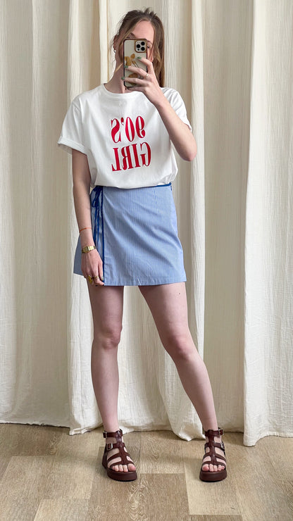 Jupe-short Luna rayée bleu et blanc coupe portefeuille femme style preppy été