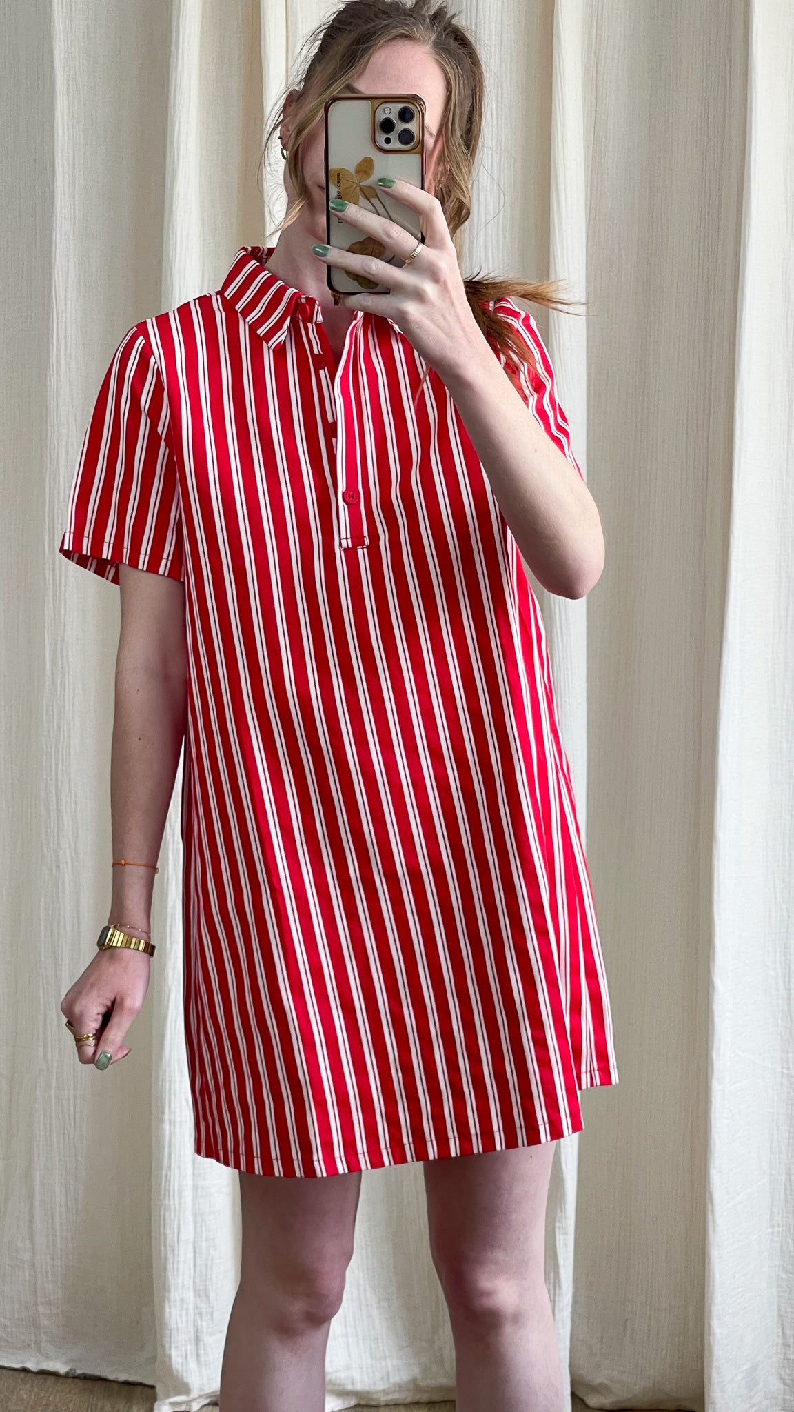 Robe Mia chemise rayée rouge et blanc coupe droite oversize manches courtes style casual femme été