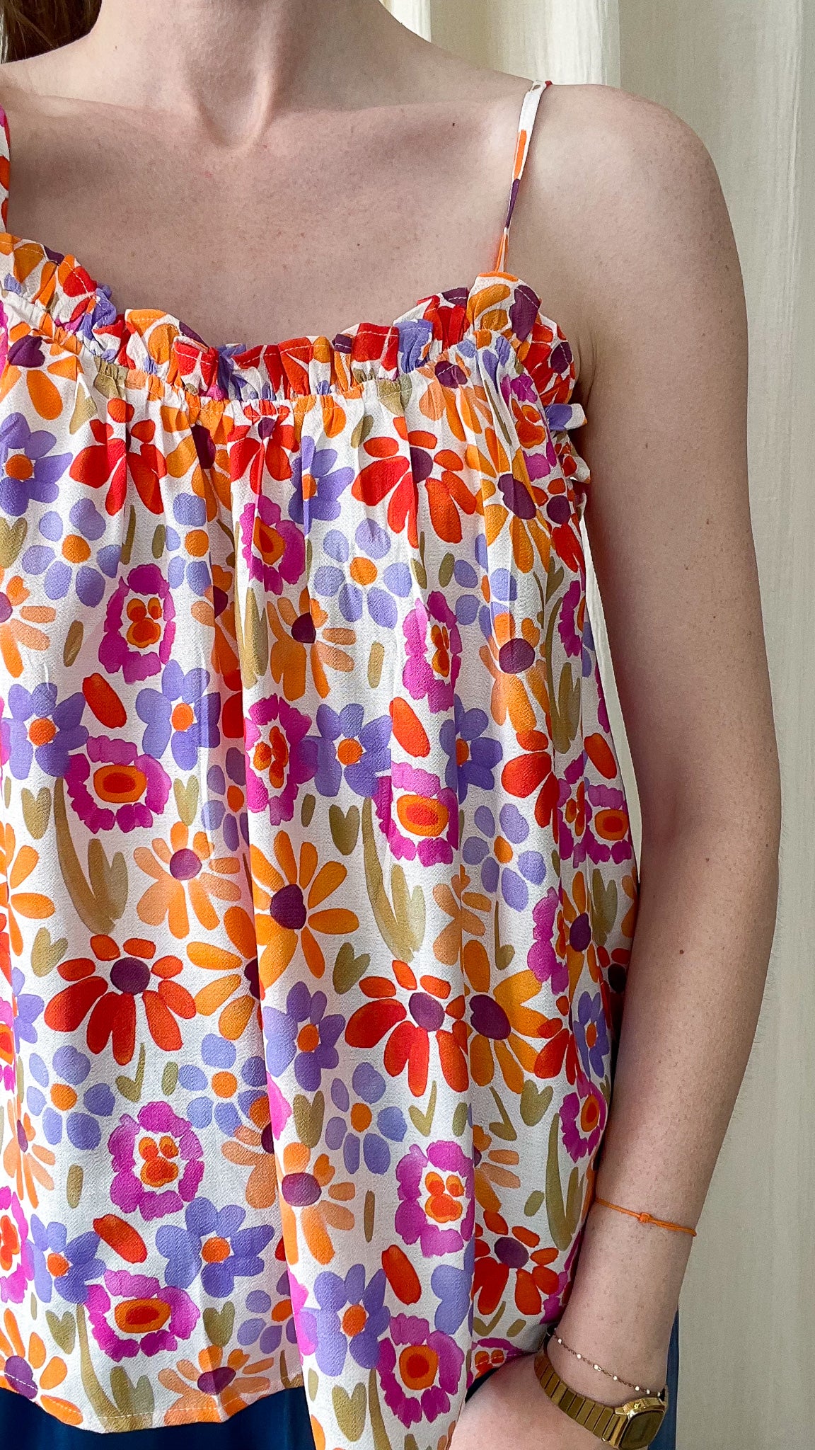 Top Mélanie à fines bretelles imprimé floral multicolore orange violet rose style bohème été femme