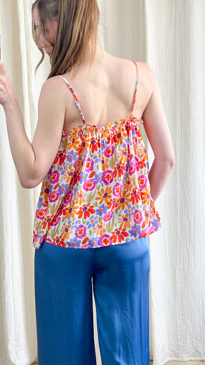 Top à bretelles fines fleuri multicolore rose orange violet, coupe fluide évasée, style bohème été femme