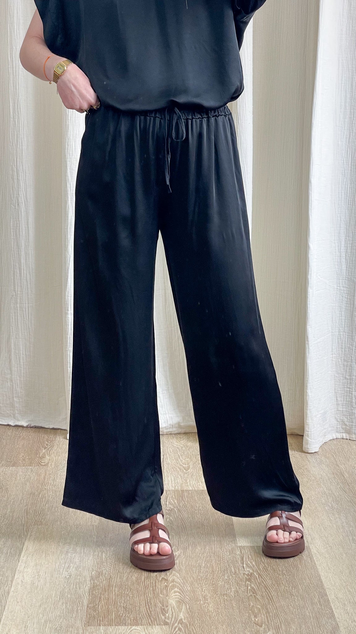 Pantalon Sophie noir fluide coupe large taille élastique avec cordon femme style casual chic