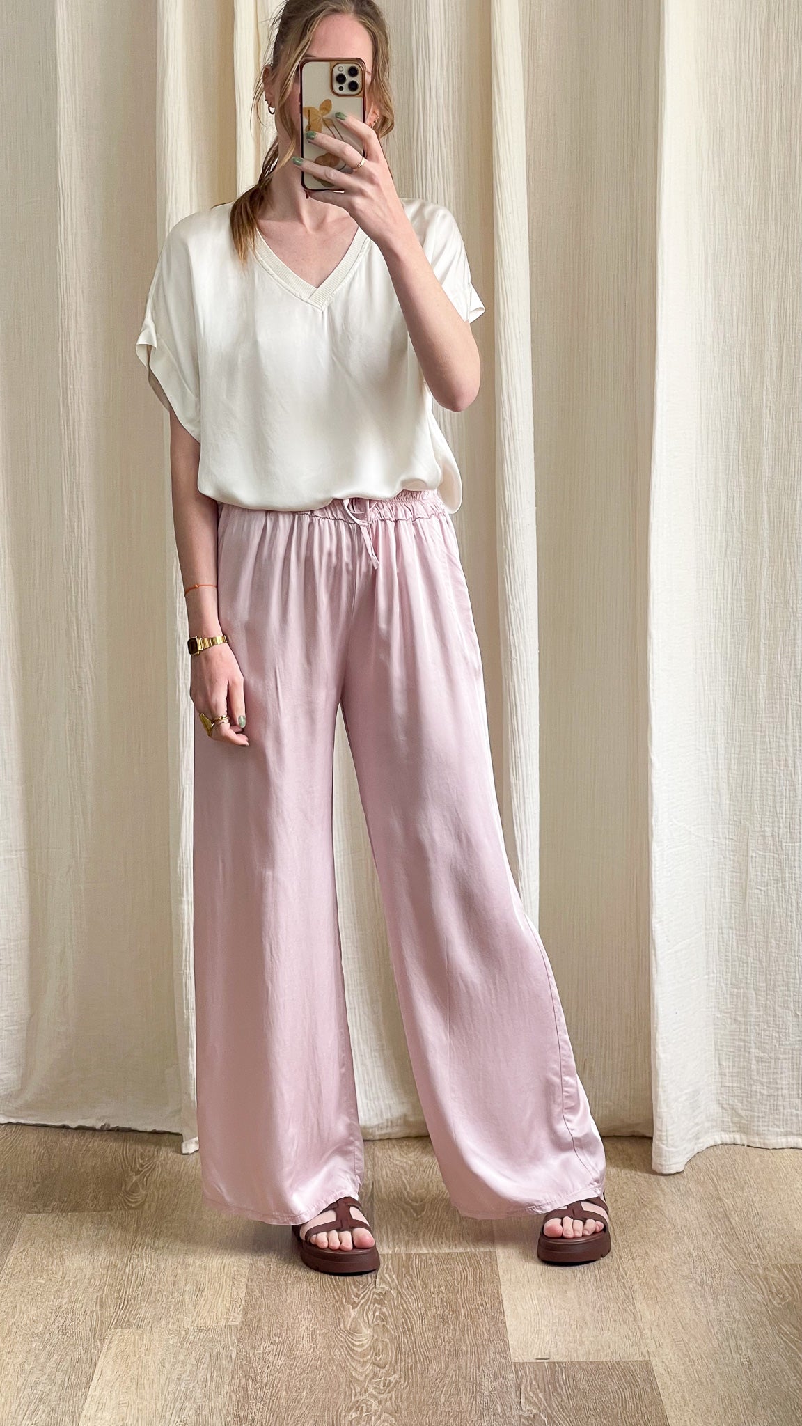 Pantalon Sophie rose satiné coupe large fluide taille élastique femme style casual chic
