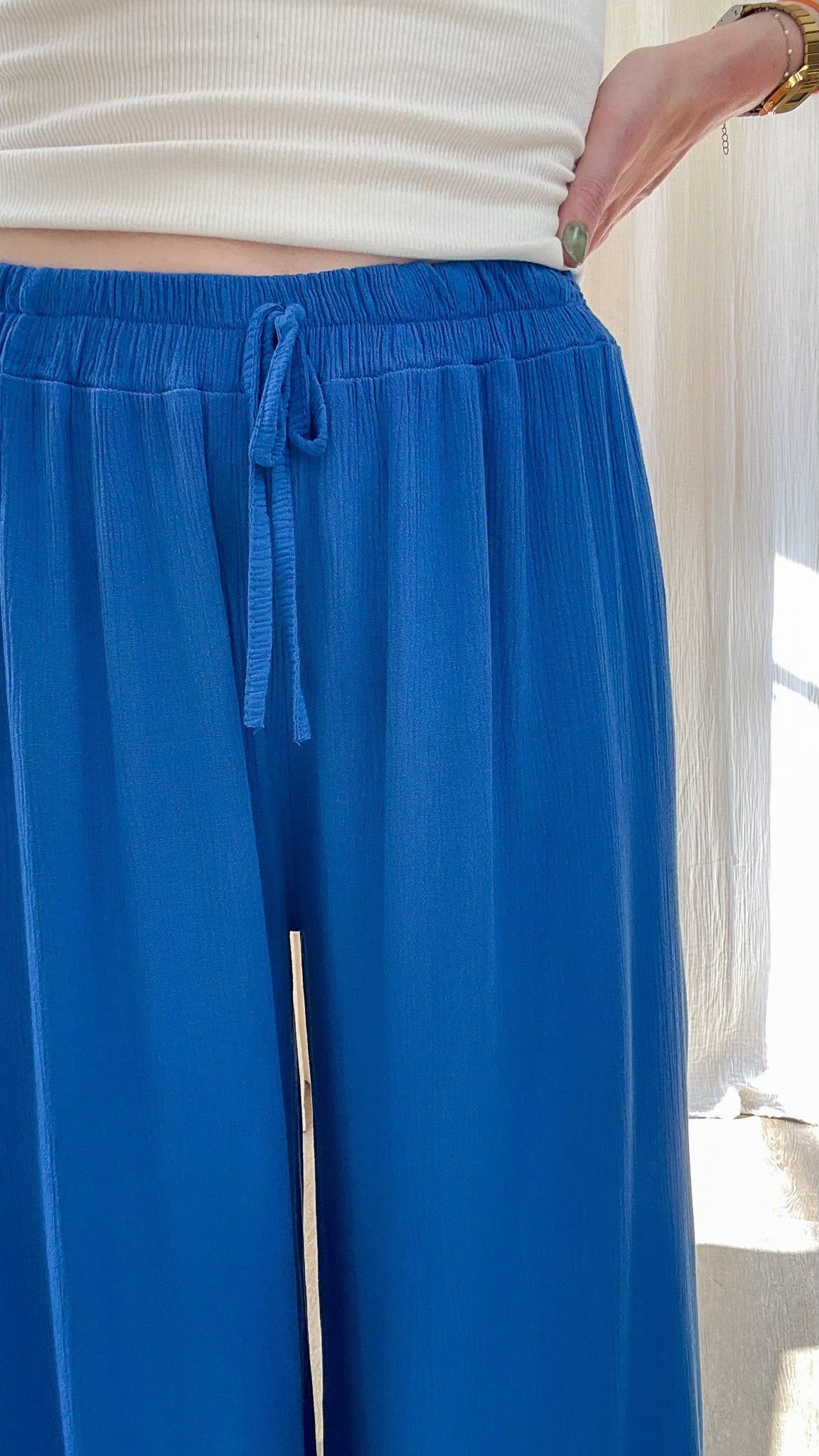 Pantalon large bleu roi en viscose fluide taille élastique avec cordon femme style bohème confortable