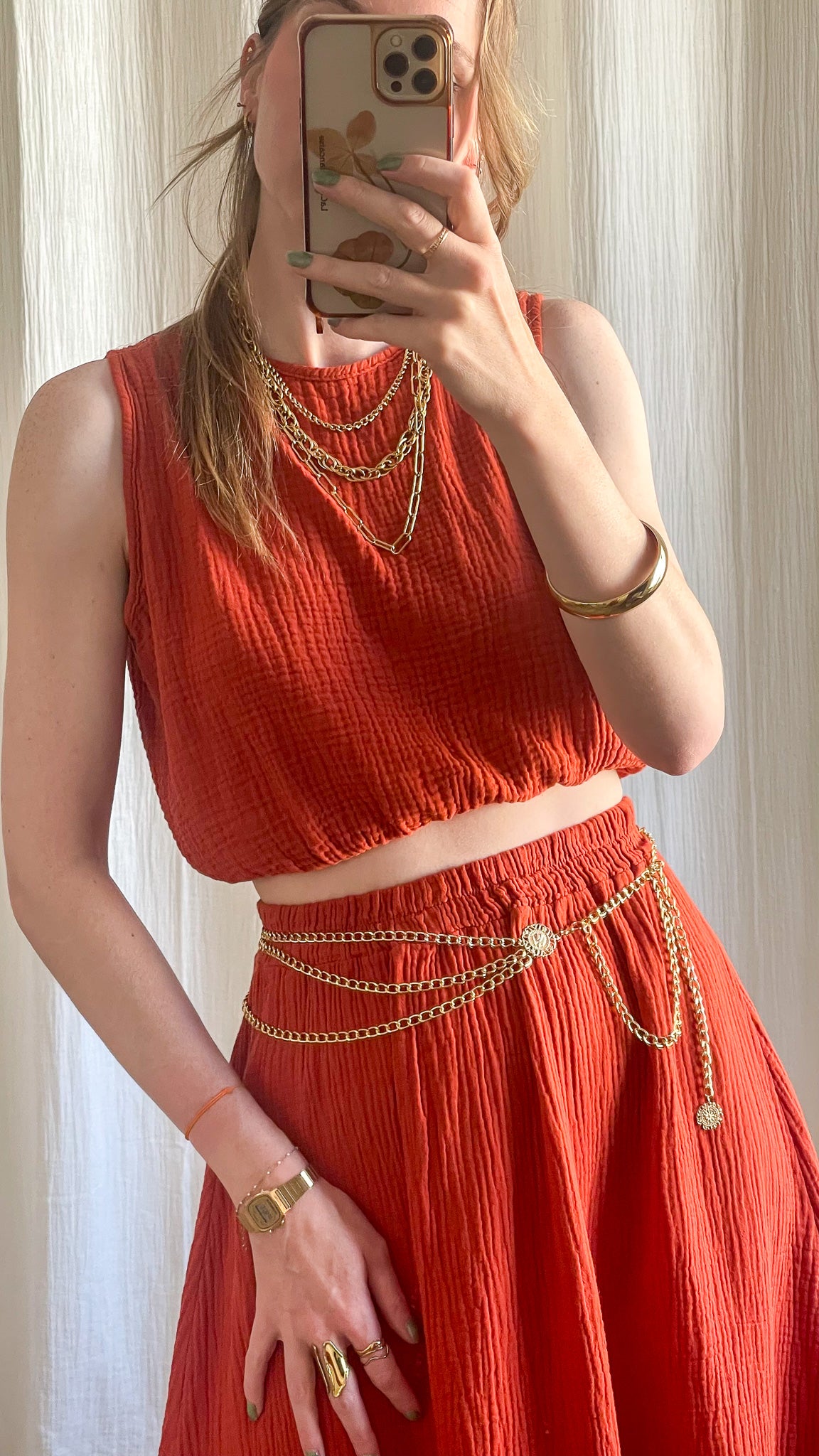 Ensemble top et jupe Lola en gaze de coton orange terracotta avec ceinture chaîne dorée style bohème femme
