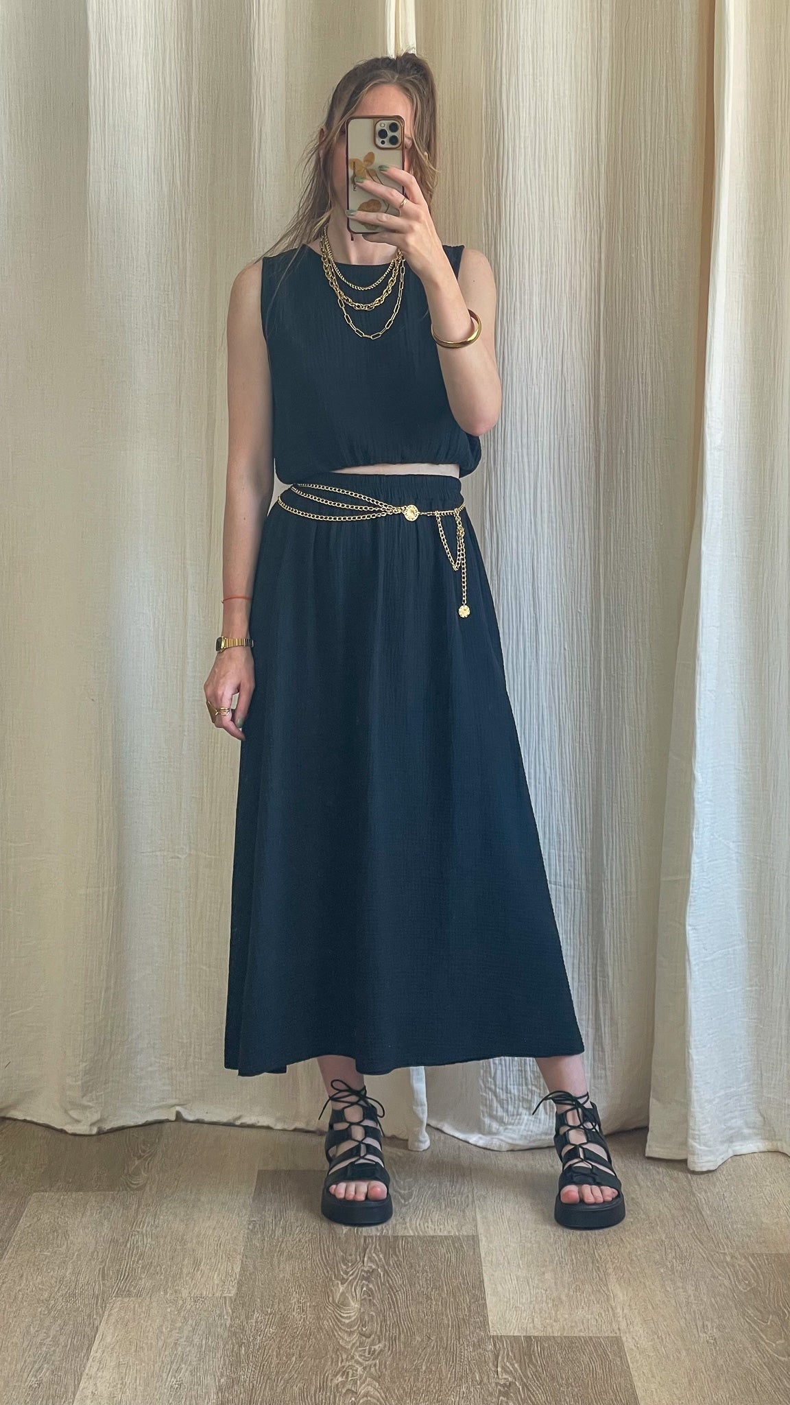 Ensemble top et jupe longue en gaze de coton bleu marine femme avec découpe taille et ceinture chaîne dorée