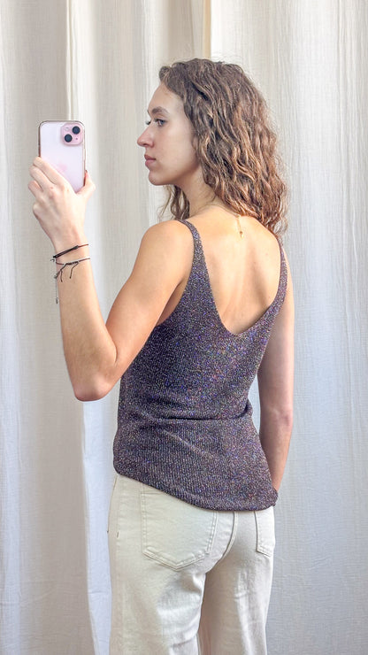 Top débardeur paillettes lurex violet dos nu femme, maille fine scintillante, bretelles fines, coupe ajustée casual chic