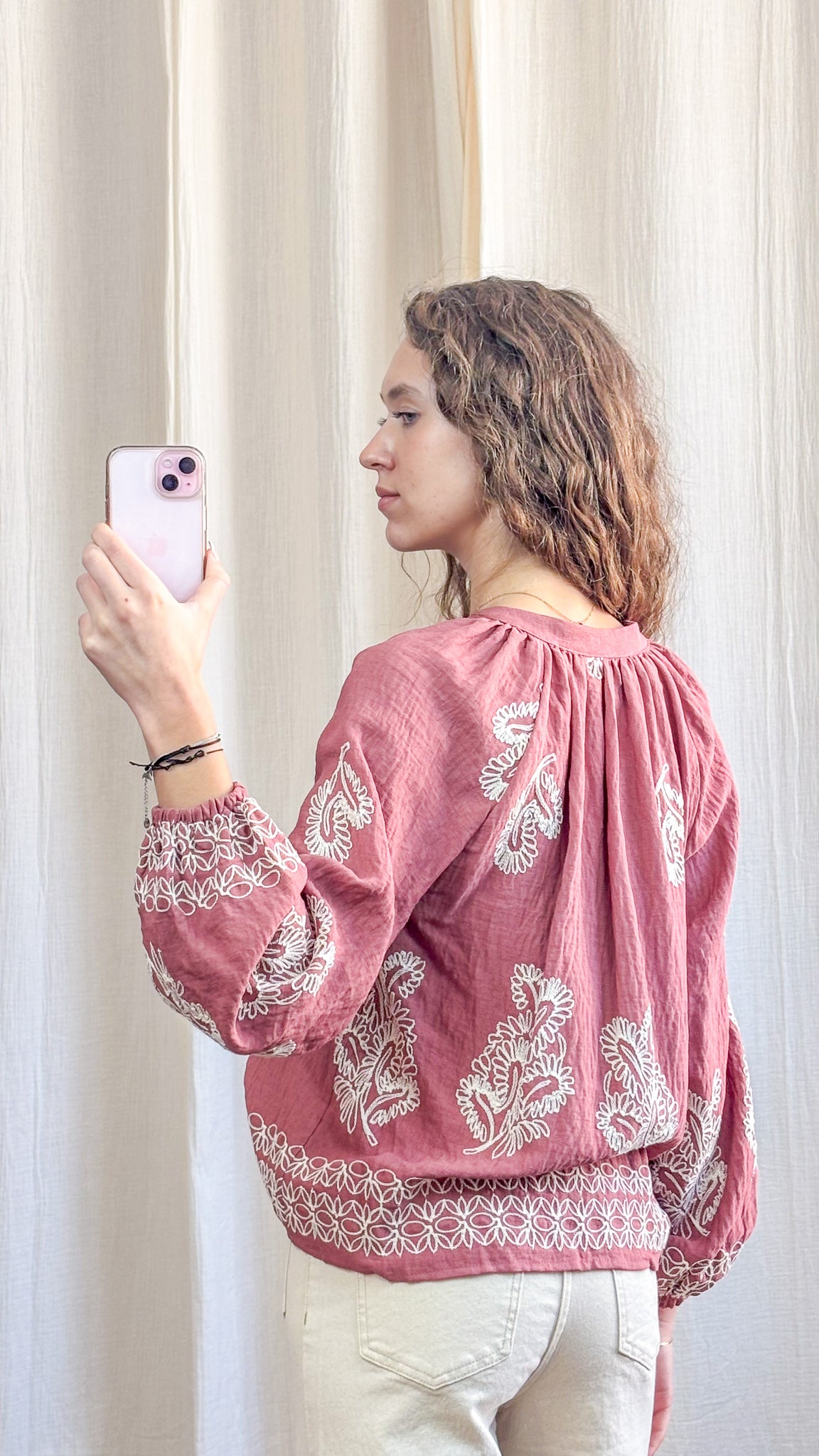Blouse Clarisse - Blouse brodée femme rose style bohème
