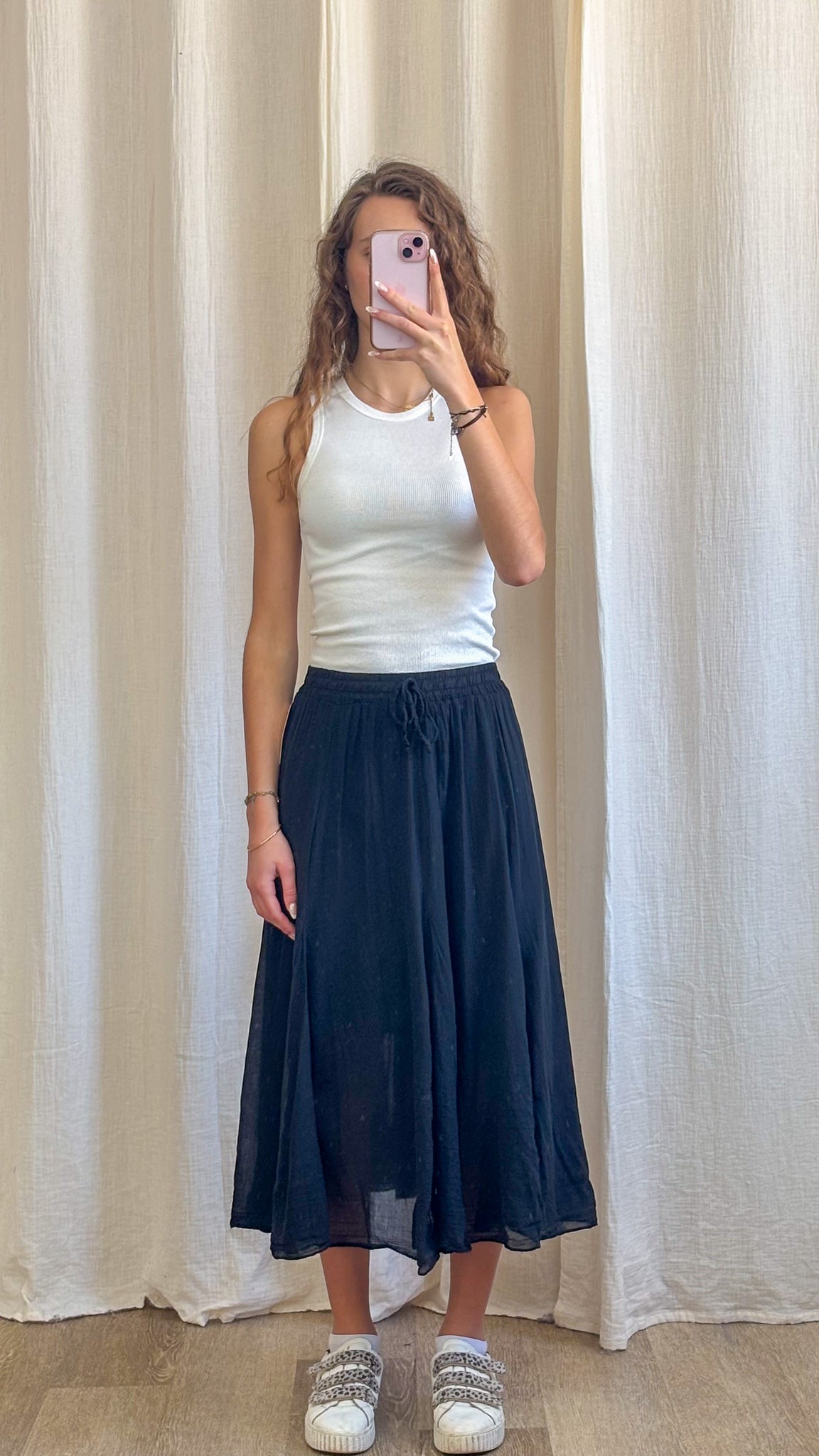 Jupe longue noire fluide Zélie taille élastique avec lien à nouer style bohème décontracté femme