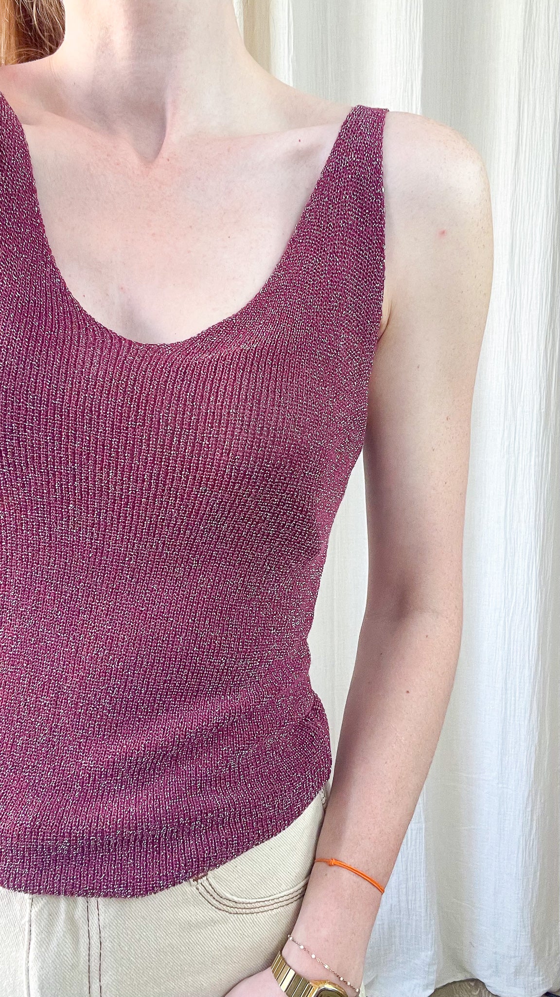 Top débardeur Lou bordeaux à paillettes en maille fine lurex femme, décolleté arrondi et coupe ajustée